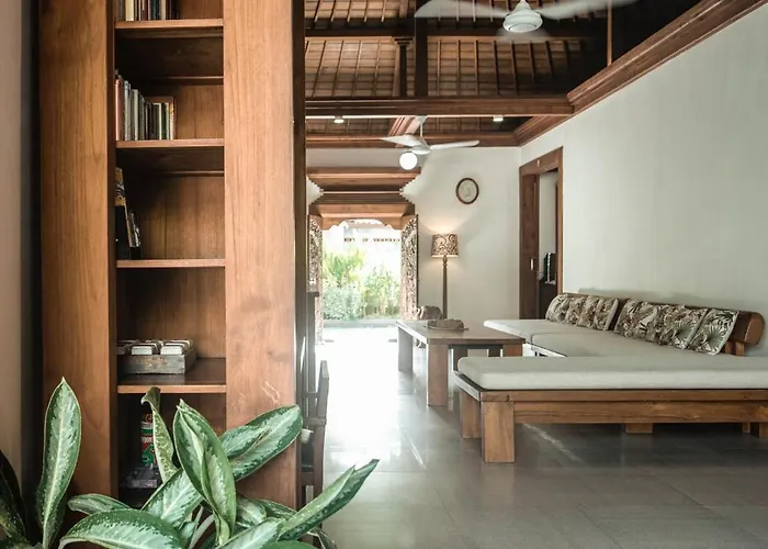 Villa Segara House - *