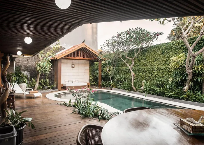 Villa Segara House -